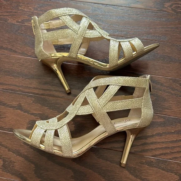 Gold Marc Fisher Heels - Picture 6 of 7